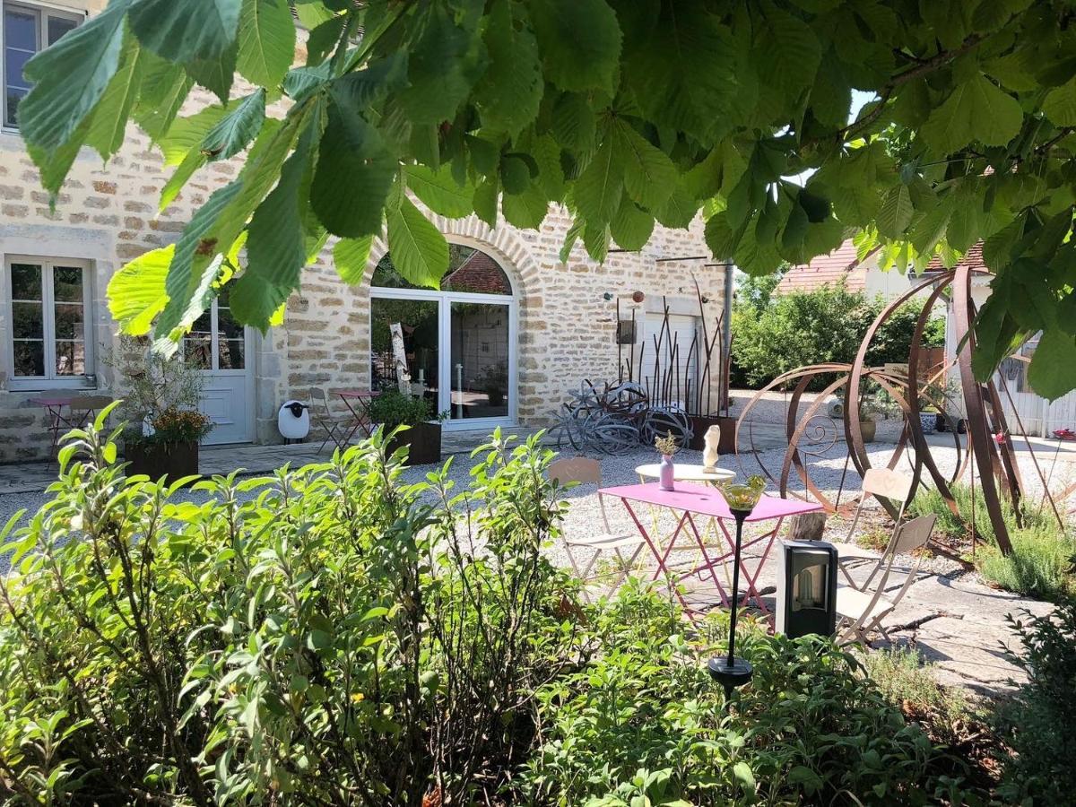 Bed and Breakfast L'Entre-Coeur Menetru-le-Vignoble Exterior foto